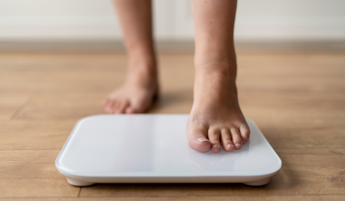 Brightly-Biomarkers-person-with-eating-disorder-having-weight-problems